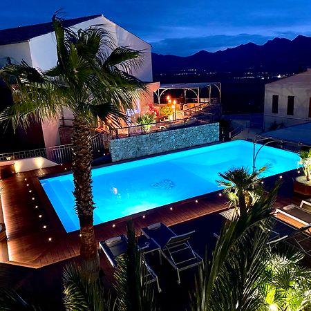 A Casa Di Ma Hotel Люмио Екстериор снимка