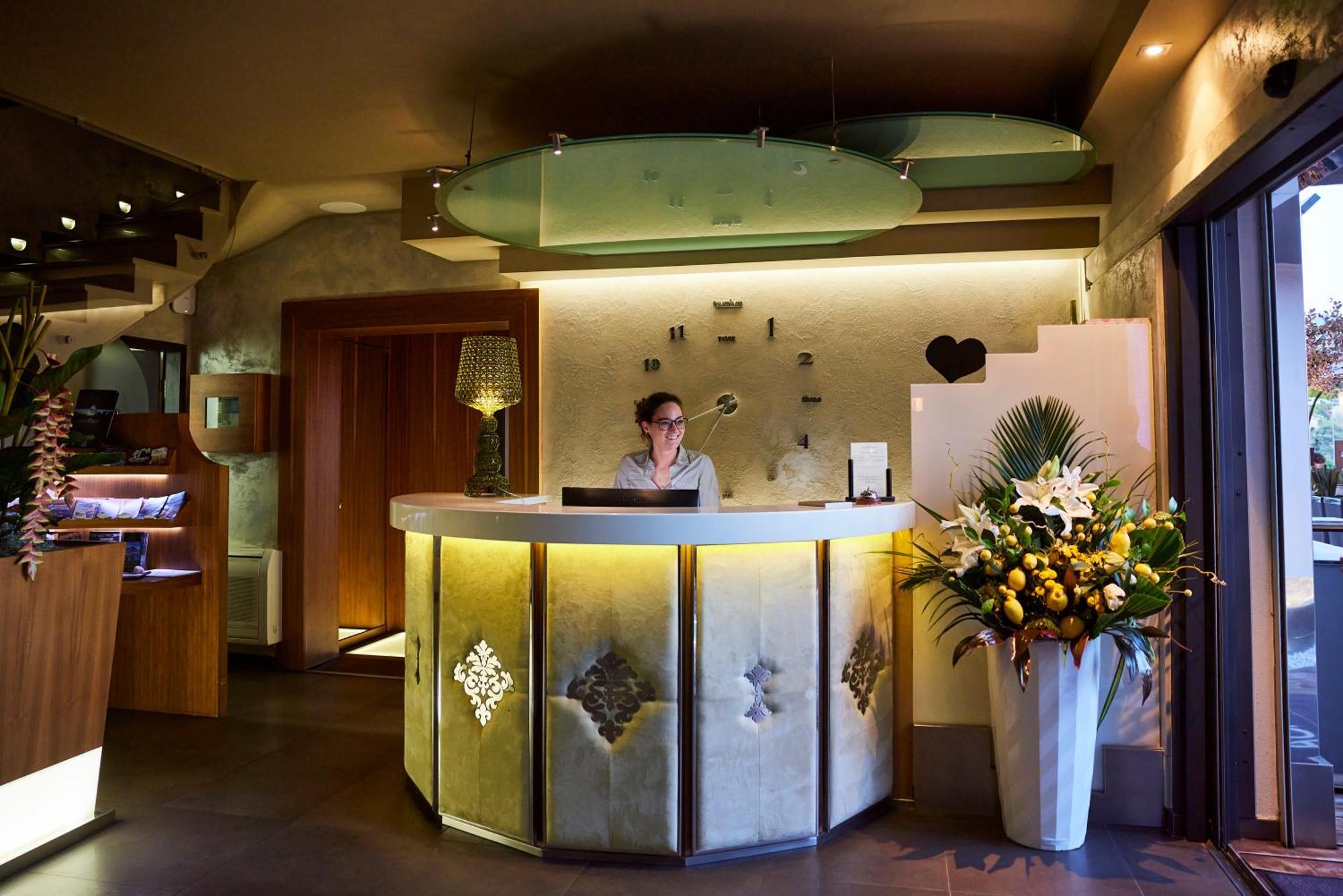 A Casa Di Ma Hotel Люмио Екстериор снимка