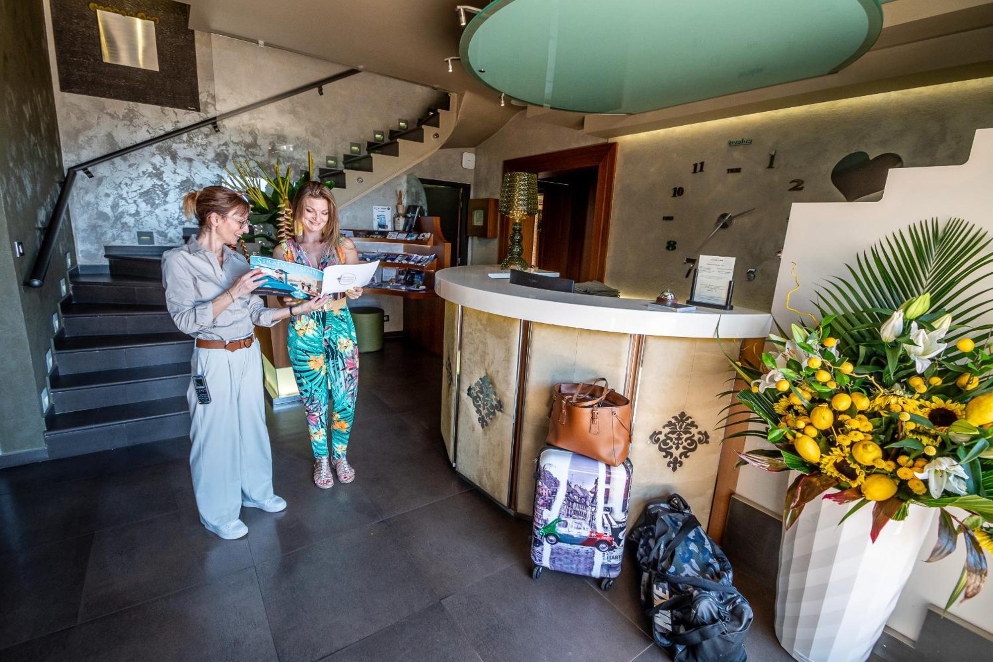 A Casa Di Ma Hotel Люмио Екстериор снимка